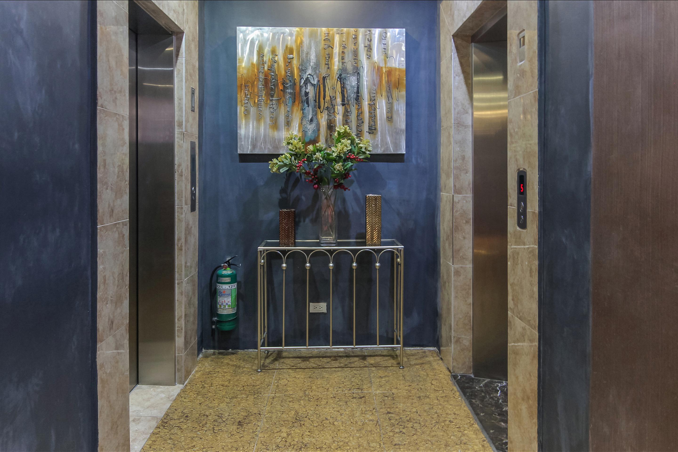Melbourne Suites 马卡蒂 外观 照片